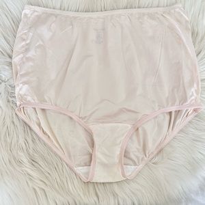 Vintage Vanity Fair Perfectly Yours Ravissant Brief Satin Panties NWOT SZ 8
